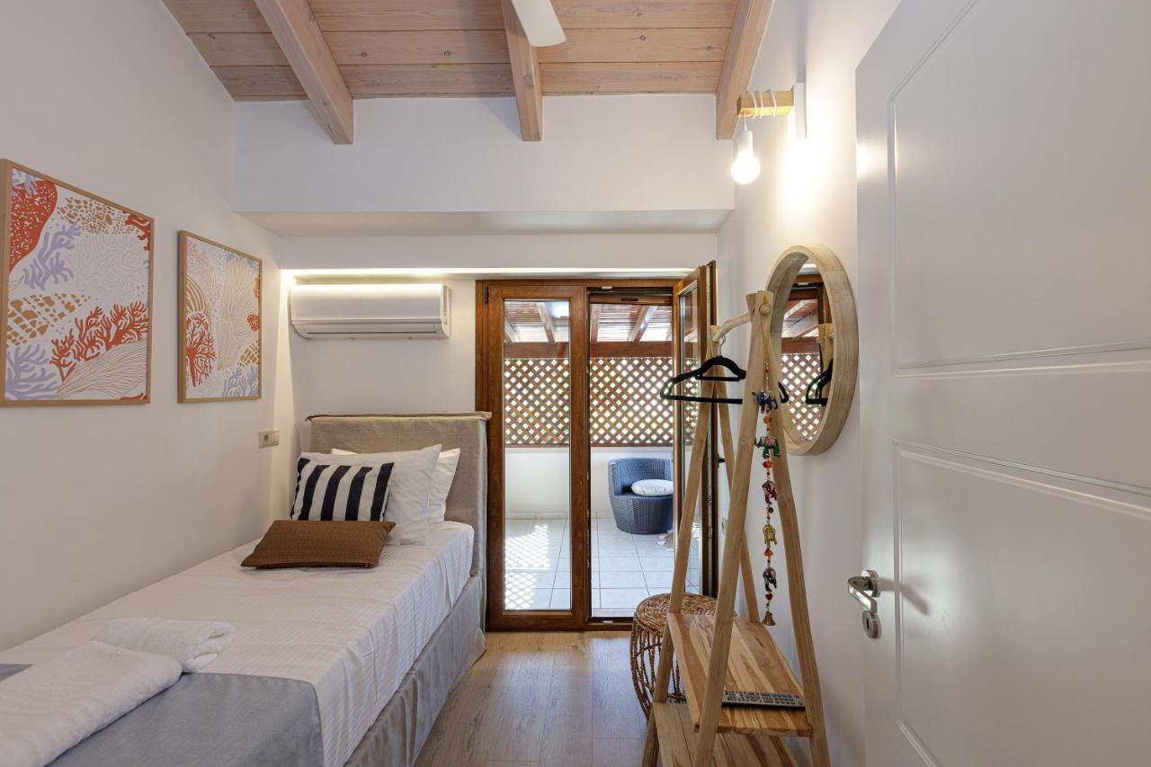 Villa Seashell -Wonderful Newly Renovated Villa On The Beach Galatás Extérieur photo